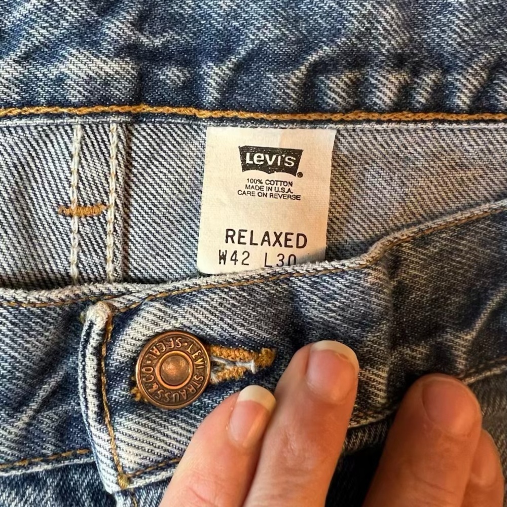 Levi's Men’s Relaxed Fit Blue Jeans 42x30 - Picture 4 of 6